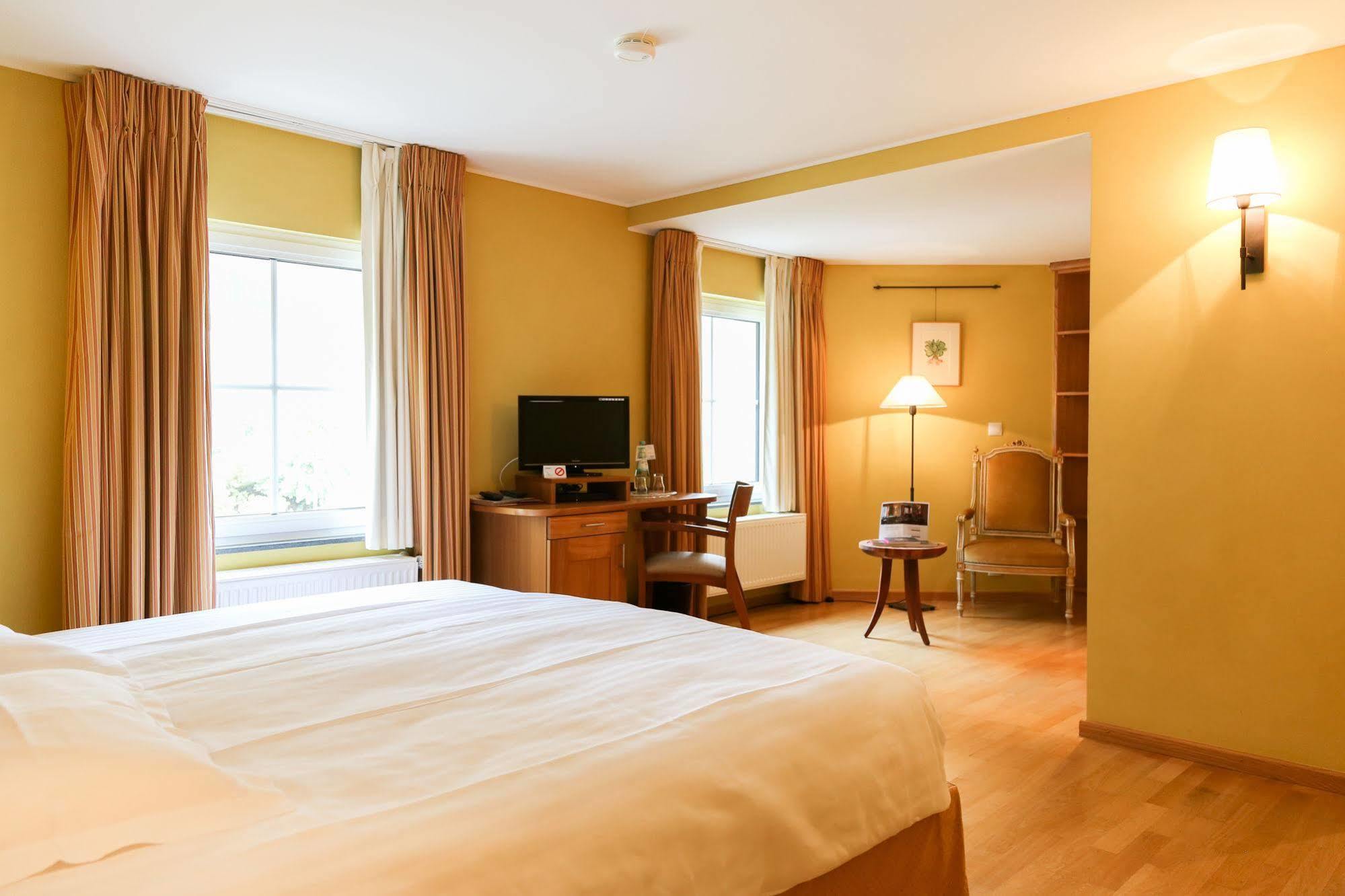 Отель Manoir Kasselslay Клерво Экстерьер фото